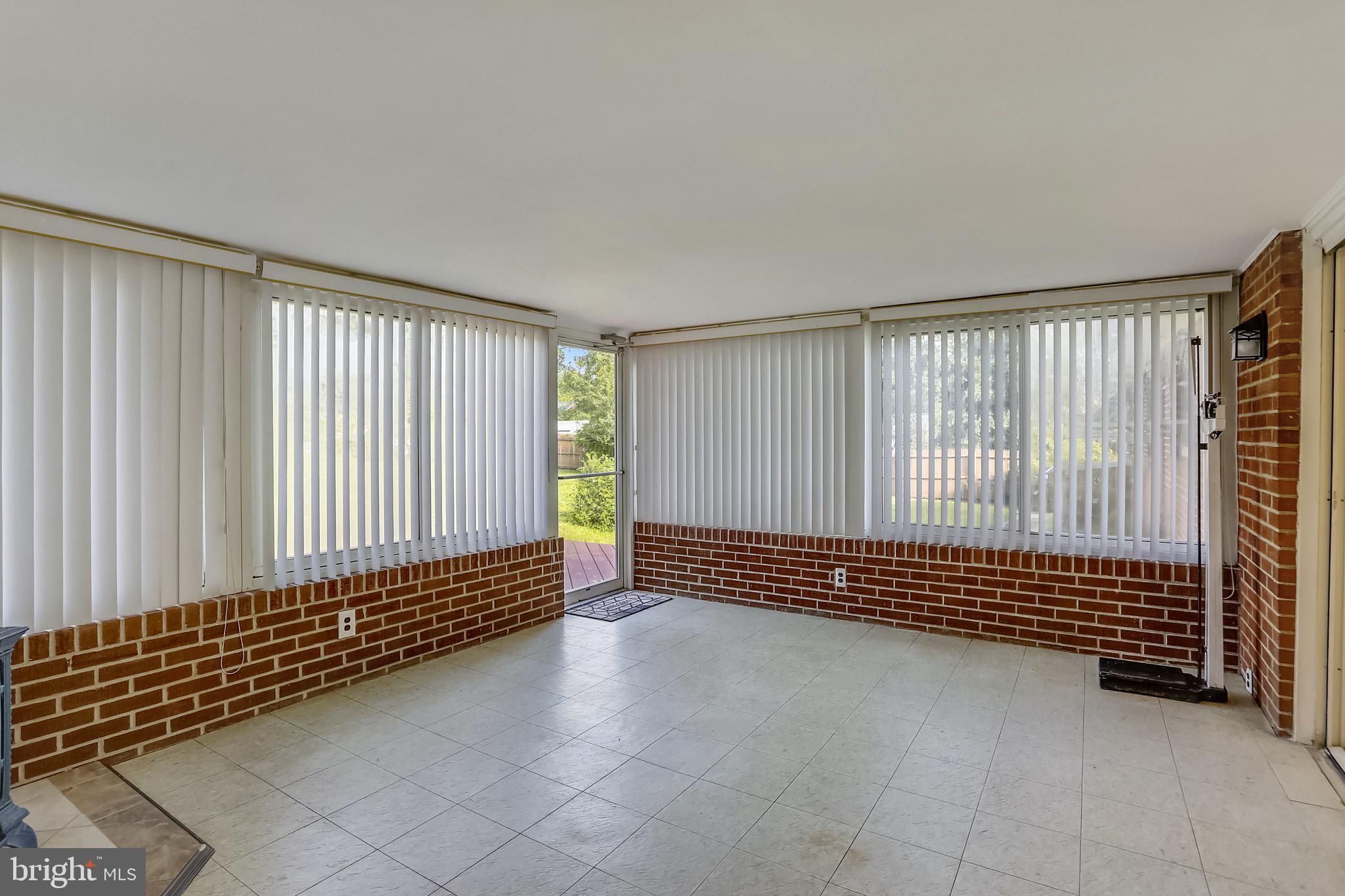15600 Layhill Road Silver Spring, MD 20906 - Photo 24 of 63 Solarium