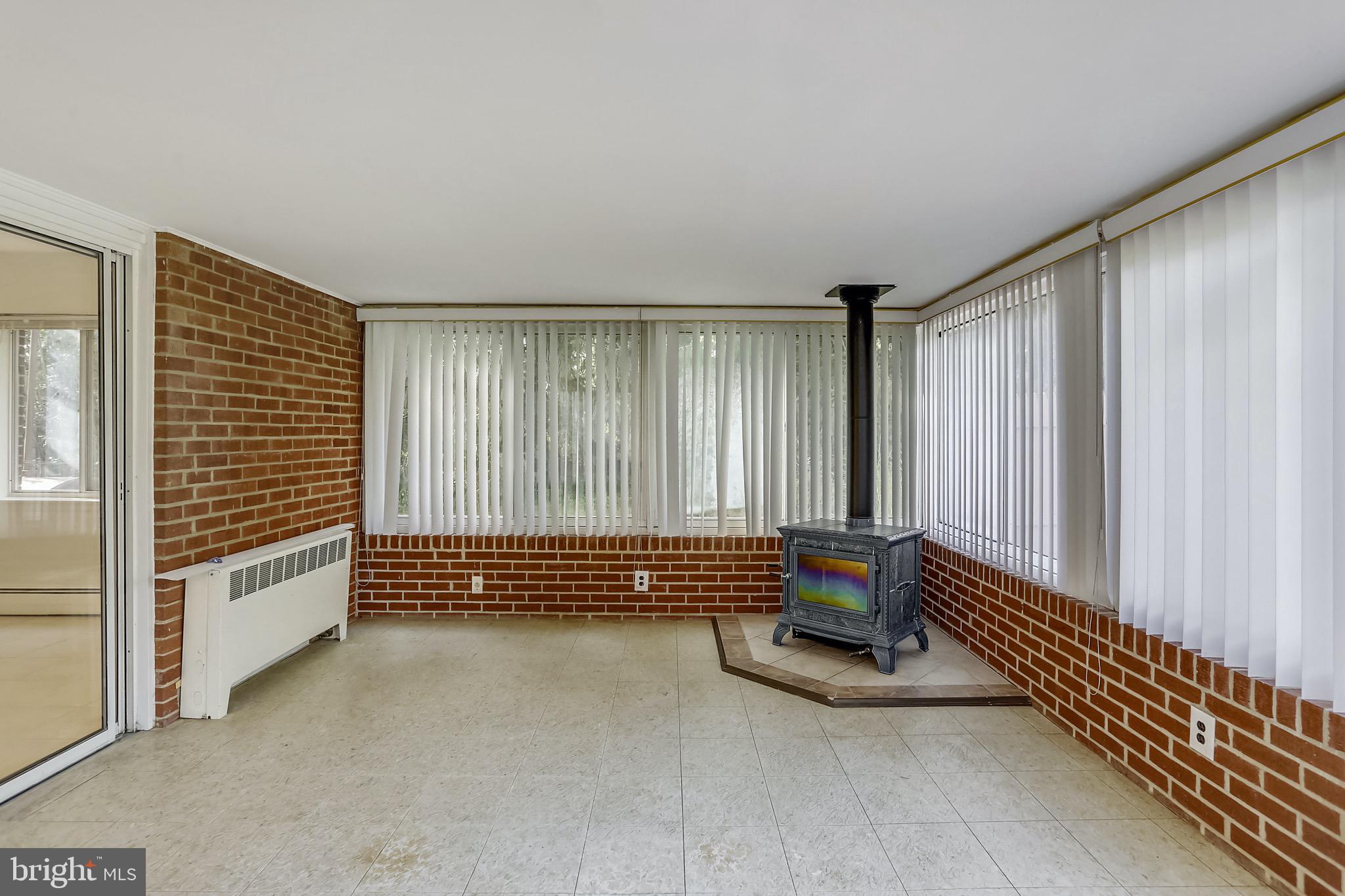 15600 Layhill Road Silver Spring, MD 20906 - Photo 26 of 63 Solarium