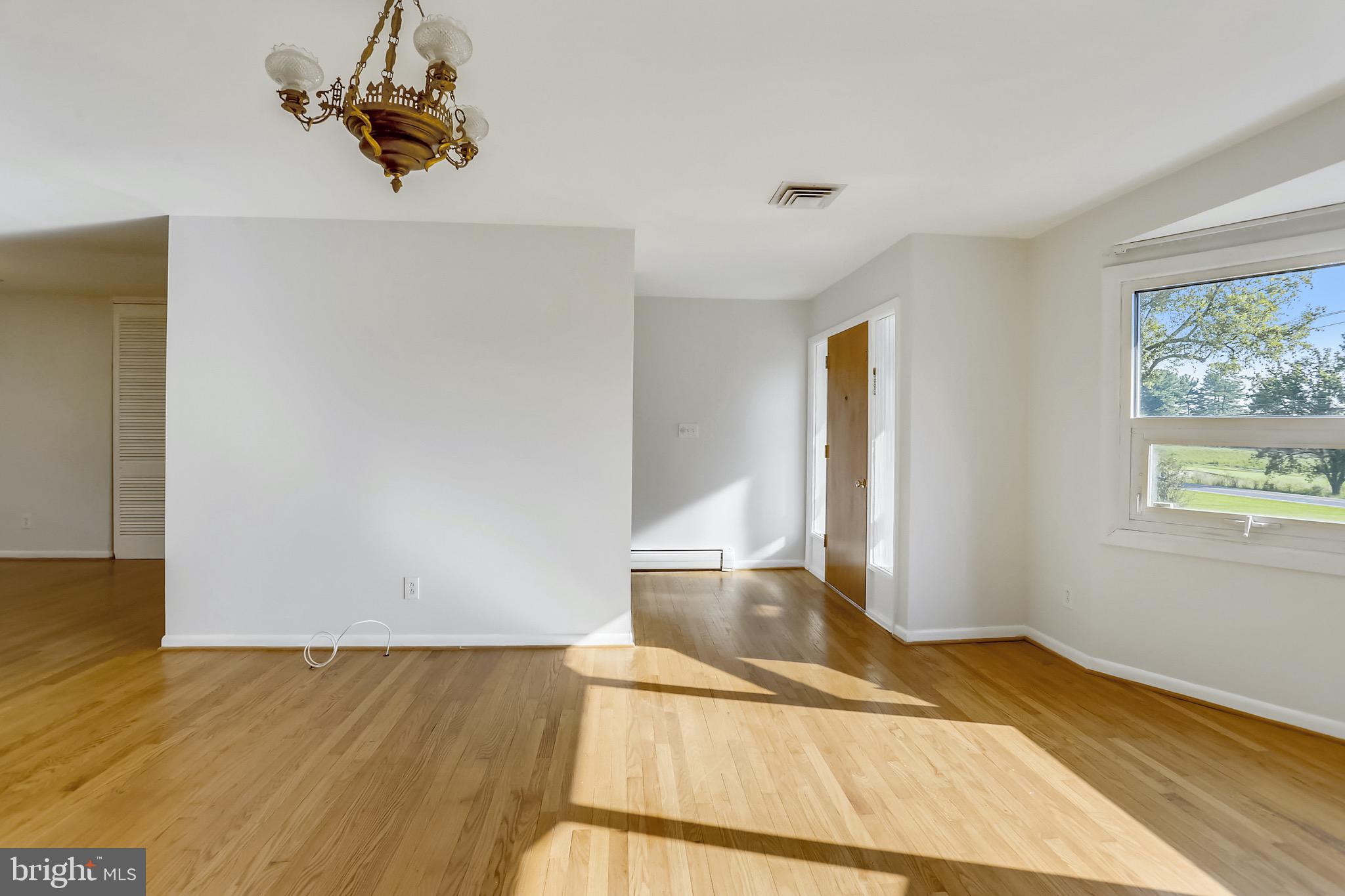 15600 Layhill Road Silver Spring, MD 20906 - Photo 6 of 63 Front door, foyer/Living room