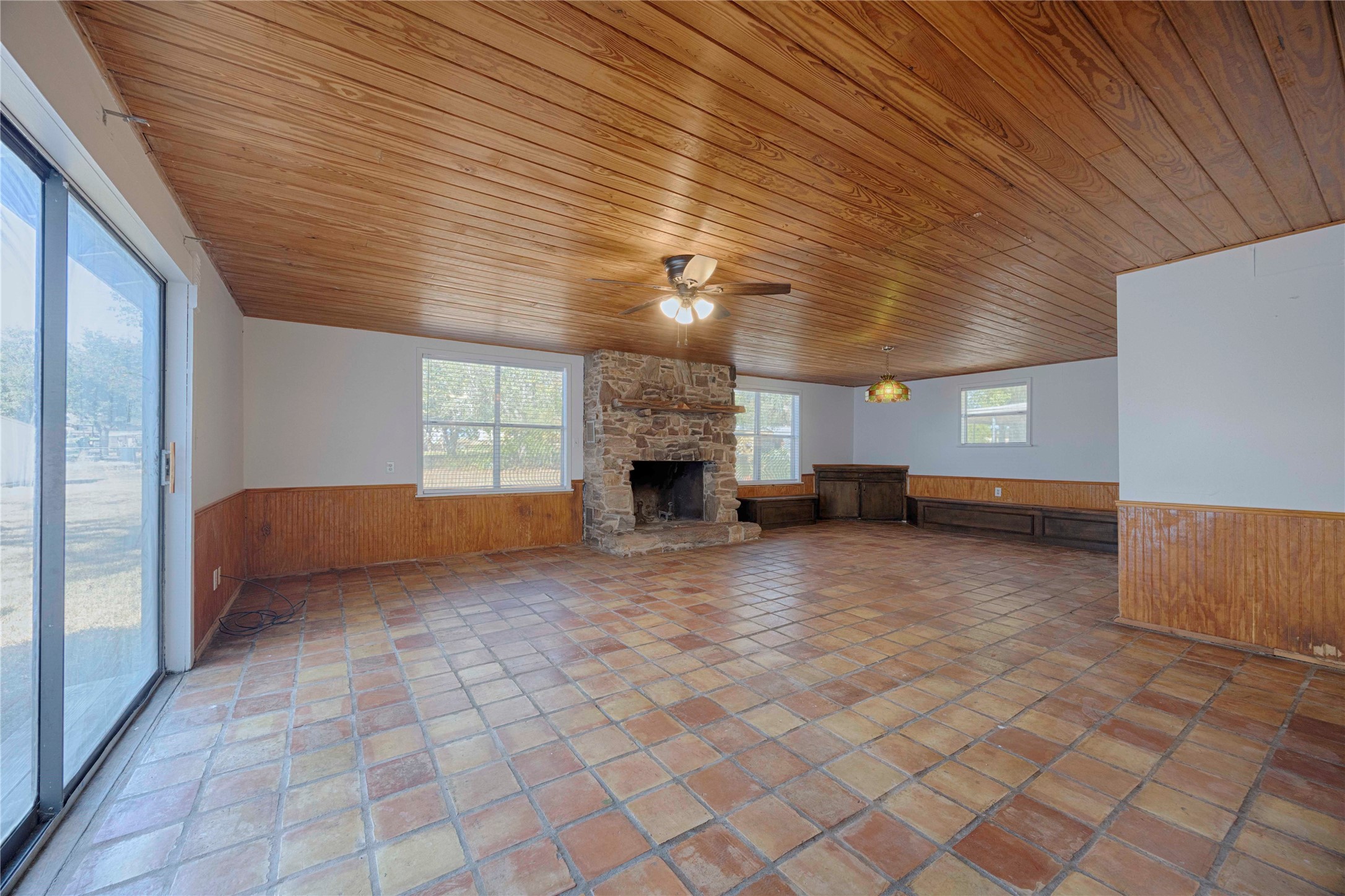 909 Eilers Street Schulenburg, TX 78956 - Photo 17 of 33 a view of a livingroom with a fireplace