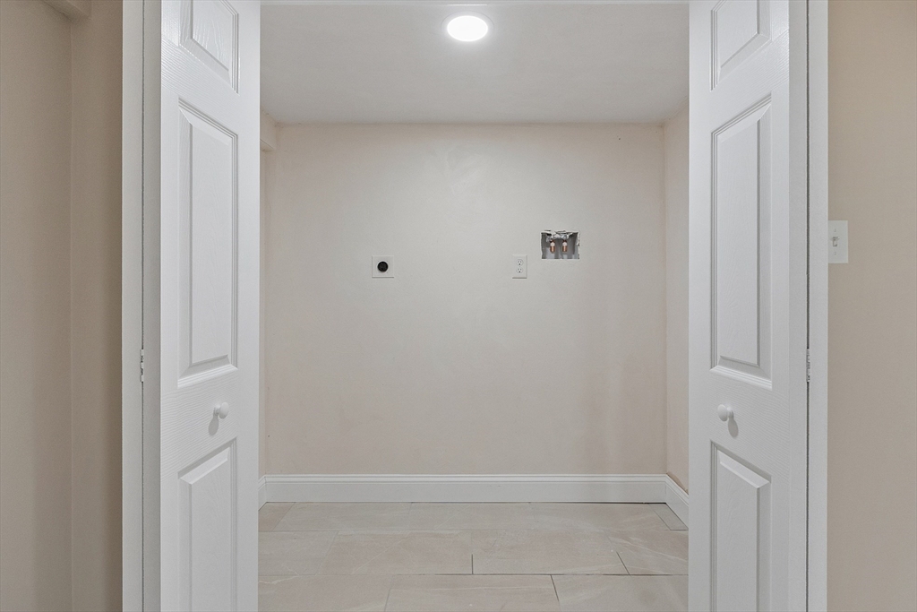 42 North Worcester Avenue Worcester, MA 01606 - Photo 21 of 24 a view of room