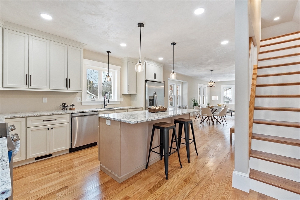 42 North Worcester Avenue Worcester, MA 01606 - Photo 6 of 24