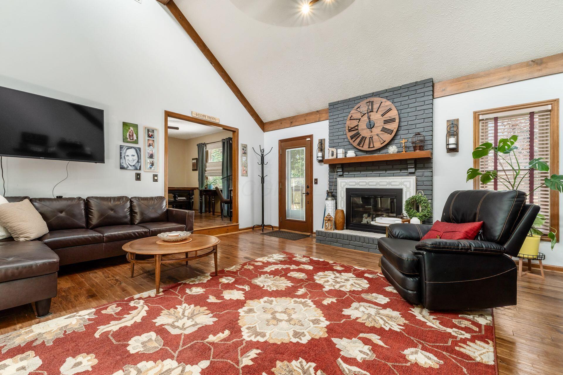 631 Brice Road Columbus, OH 43213 - Photo 11 of 45 Living Room View 5