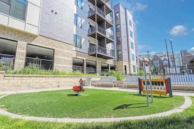 $950 | 802 South 6th Street, Nashville, TN 37206