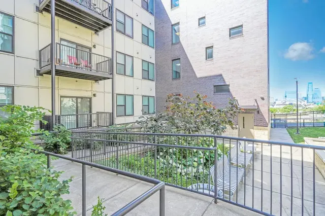 $950 | 802 South 6th Street, Nashville, TN 37206