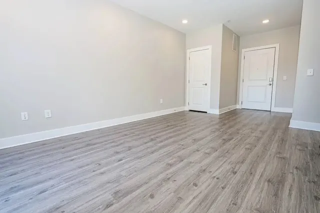 $950 | 802 South 6th Street, Nashville, TN 37206