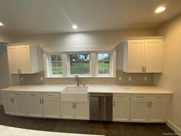 $779,900 | 24 Sunset Lane, New Hampton, NY 10958