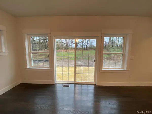 $779,900 | 24 Sunset Lane, New Hampton, NY 10958