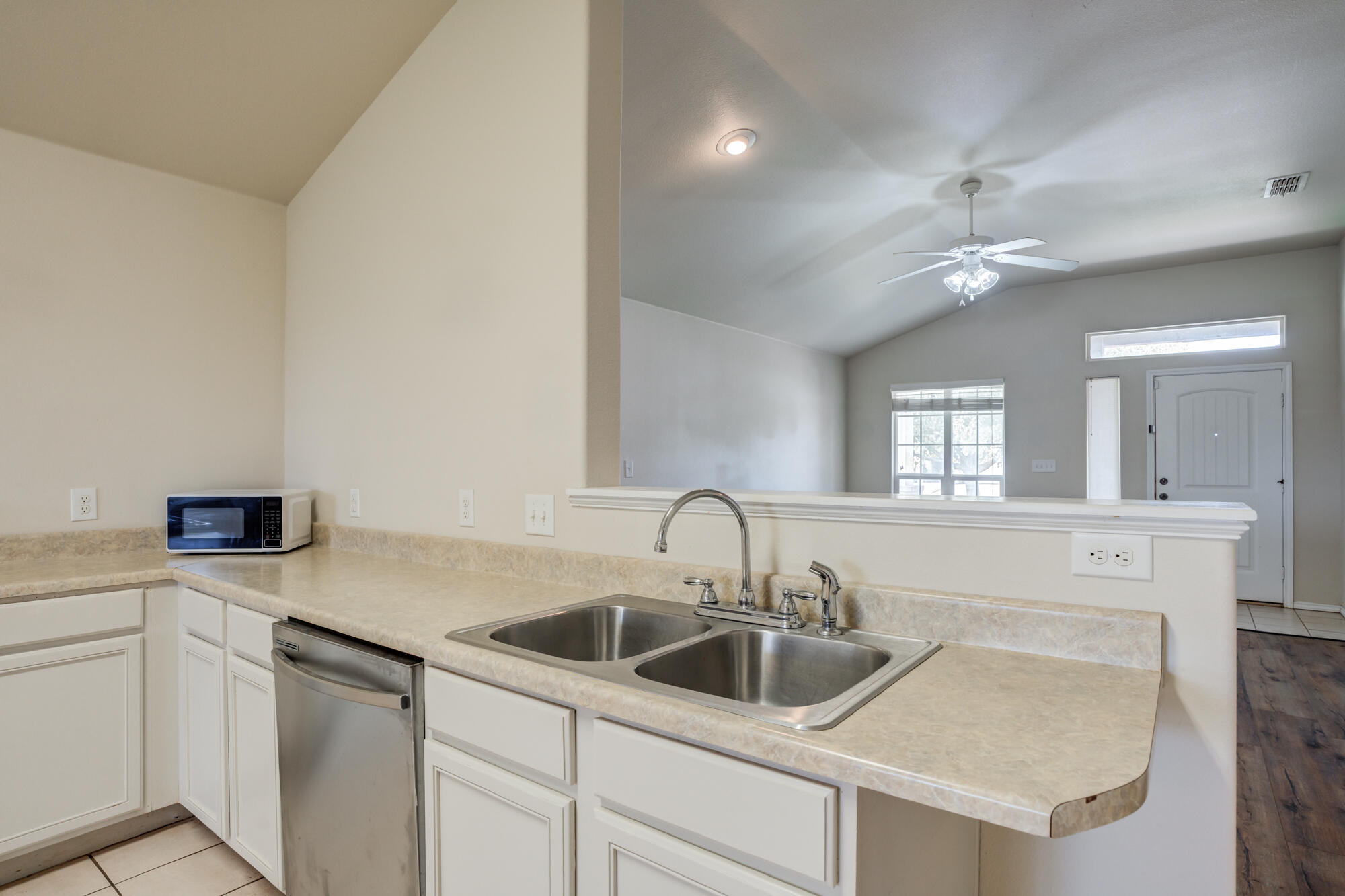 7033 94th Street Lubbock, TX 79424 - Photo 11 of 31 DSC01062_3_4_5_6