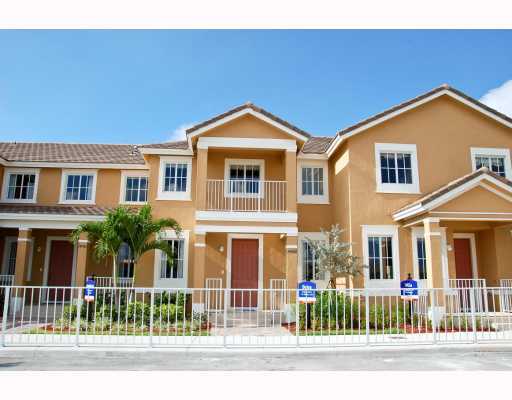 4033 Southwest 270th Terrace, Unit 2/3 Miami, FL 33169 - Photo 1 of 4 Primary Photo