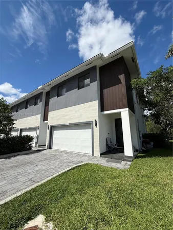 $4,700 | 4625 Southwest 32nd Avenue, Unit 1C, Fort Lauderdale, FL 33312