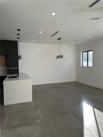 $4,700 | 4625 Southwest 32nd Avenue, Unit 1C, Fort Lauderdale, FL 33312
