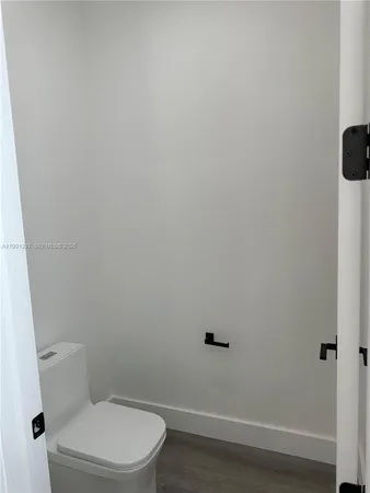 $4,700 | 4625 Southwest 32nd Avenue, Unit 1C, Fort Lauderdale, FL 33312