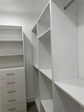 $4,700 | 4625 Southwest 32nd Avenue, Unit 1C, Fort Lauderdale, FL 33312