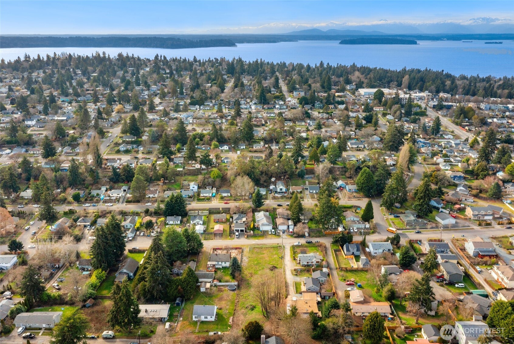 9806 30th Avenue Southwest Seattle, WA 98126 - Photo 9 of 15 a view of a city