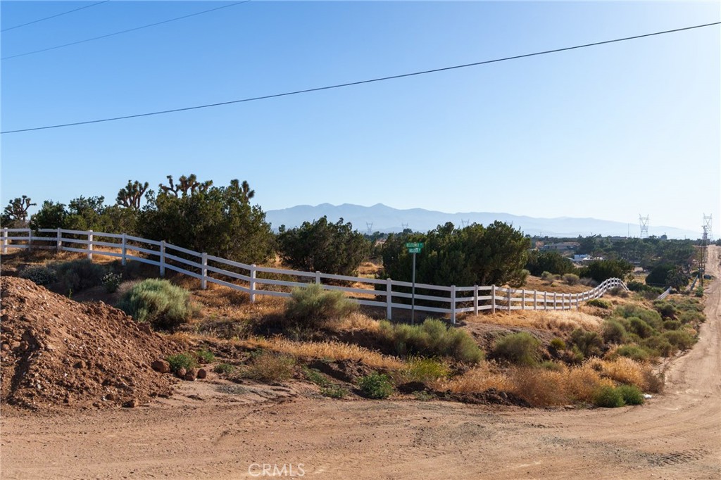1 Hollister Road Oak Hills, CA 92344 - Photo 8 of 21