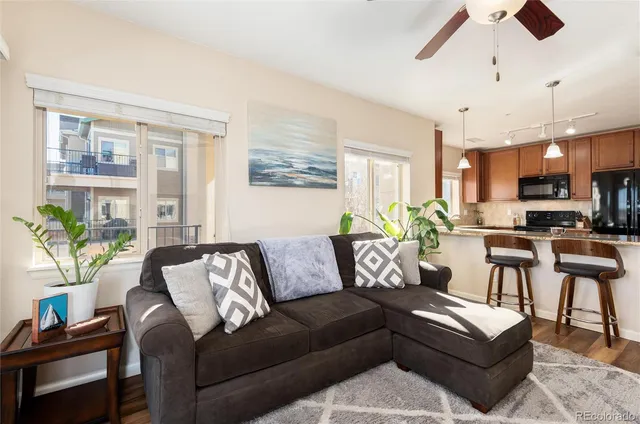 $432,500 | 1162 Rockhurst Drive, Unit 307, Highlands Ranch, CO 80129