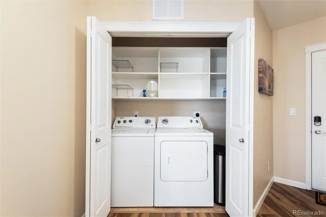 $432,500 | 1162 Rockhurst Drive, Unit 307, Highlands Ranch, CO 80129