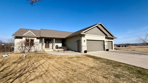 $524,500 | 105 Hillwood Drive, Lake City, MN 55041