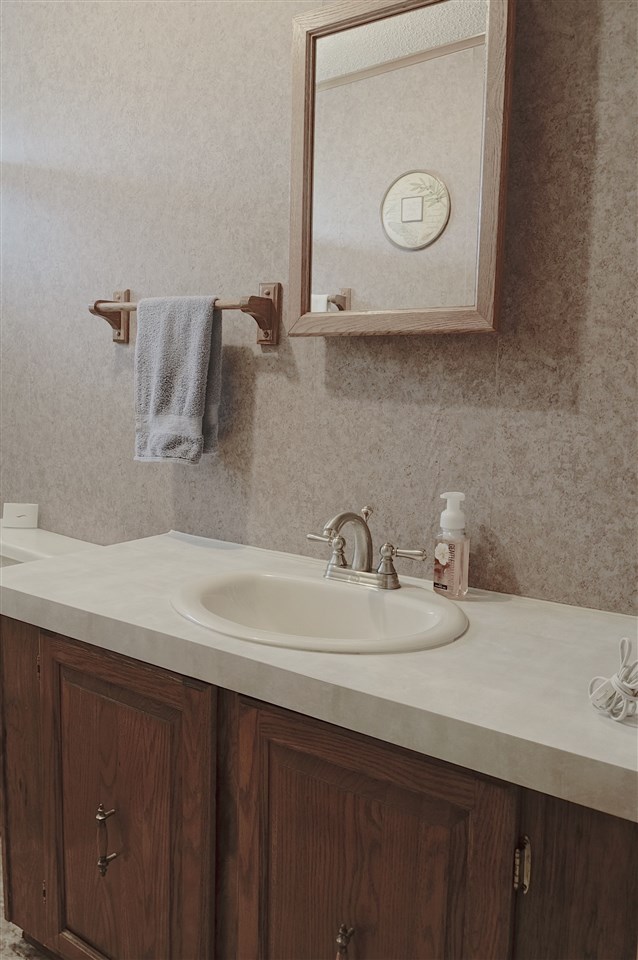 10380 East Wing Road Shepherd, MI 48883 - Photo 23 of 41 1839059-22.JPG