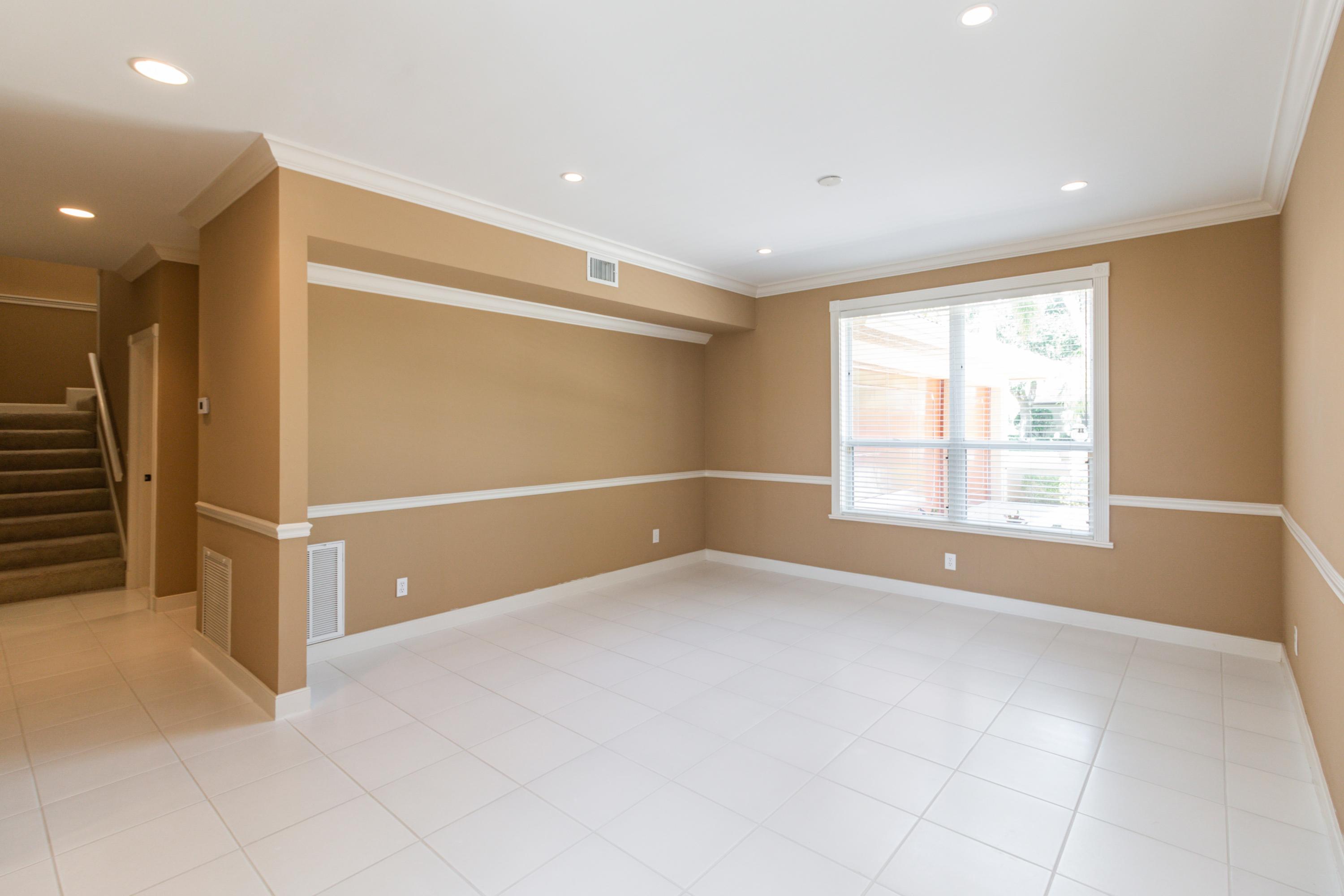 36 West High Point Road Sewall's Point, FL 34996 - Photo 12 of 31 10_36WHighPointRd_369001_DiningRoom_HiRe