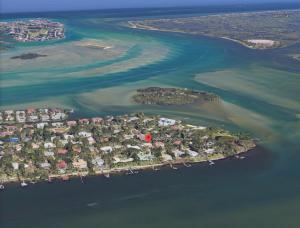 36 West High Point Road Sewall's Point, FL 34996 - Photo 29 of 31 image