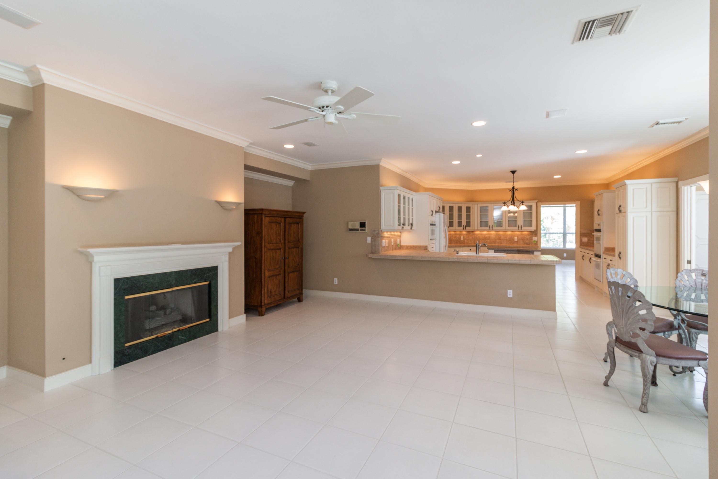 36 West High Point Road Sewall's Point, FL 34996 - Photo 10 of 31 12_36WHighPointRd_21001_Greatroom_HiRes