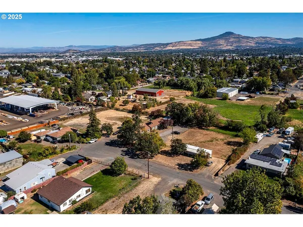 $1,250,000 | 166 Reager Street, Medford, OR 97501