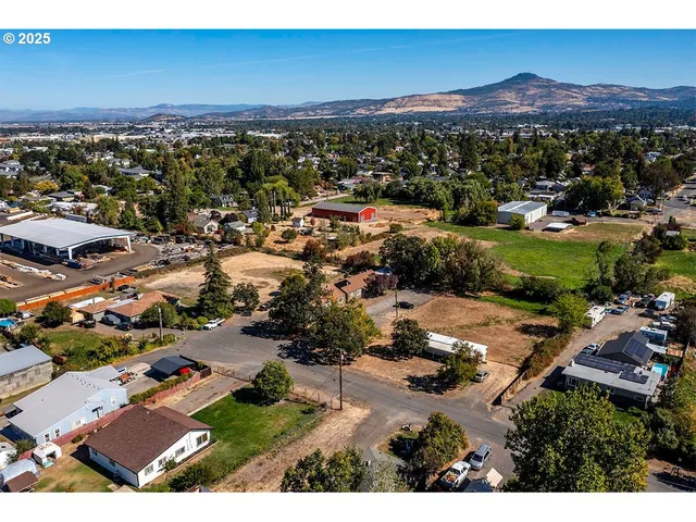 $1,250,000 | 166 Reager Street, Medford, OR 97501