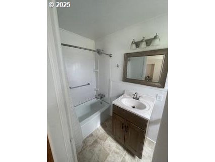 166 Reager Street Medford, OR 97501 - Photo 19 of 43 a bathroom with a sink and a mirror