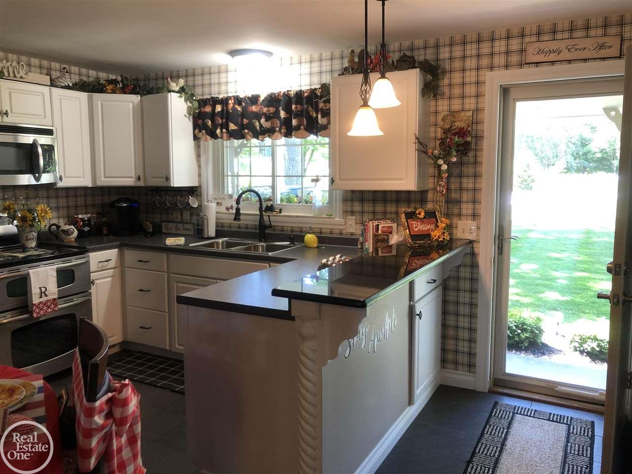 2376 Michigan Road Port Huron, MI 48060 - Photo 12 of 17