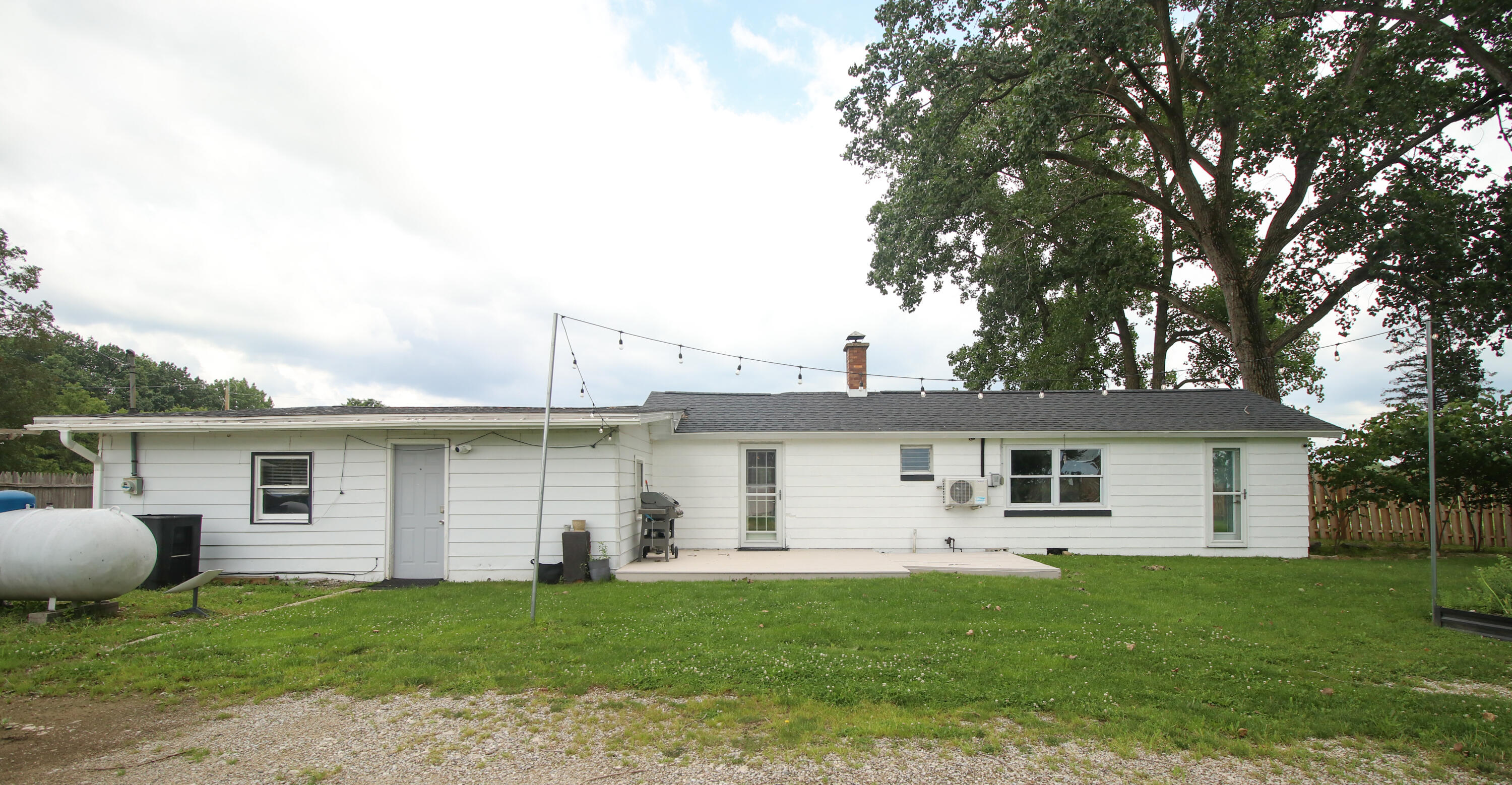 18528 Pardee Road Galien, MI 49113 - Photo 2 of 17 IMG_9390