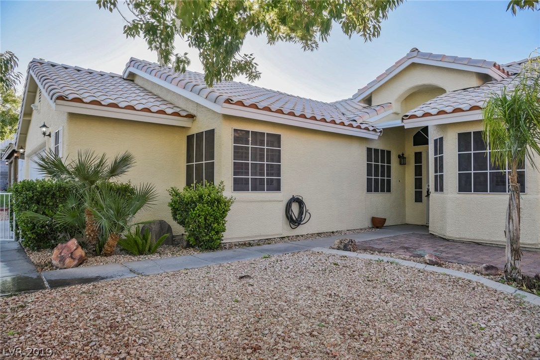 933 Shadowfax Road Henderson, NV 89015 - Photo 8 of 36 Gallery Image 8
