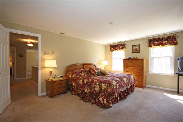 42 Huckleberry Road Hopkinton, MA 01748 - Photo 16 of 29 Gallery Image 16