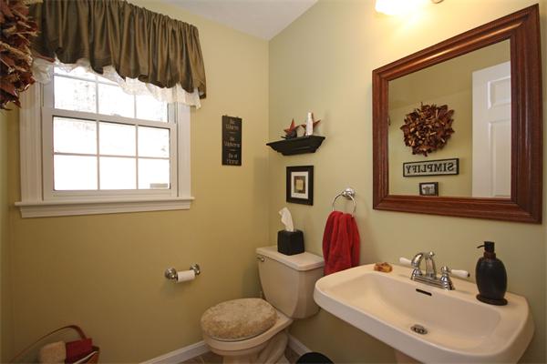 42 Huckleberry Road Hopkinton, MA 01748 - Photo 24 of 29 Gallery Image 24