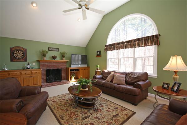 42 Huckleberry Road Hopkinton, MA 01748 - Photo 4 of 29 Gallery Image 4