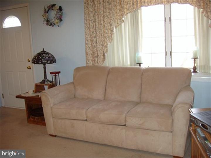 18 Downing Road Ewing, NJ 08628 - Photo 1 of 20 Living Room