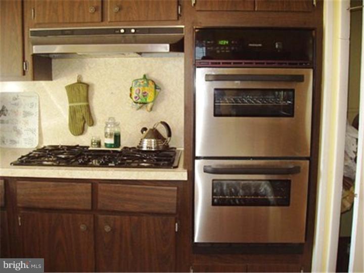 18 Downing Road Ewing, NJ 08628 - Photo 2 of 20 Kitchen
