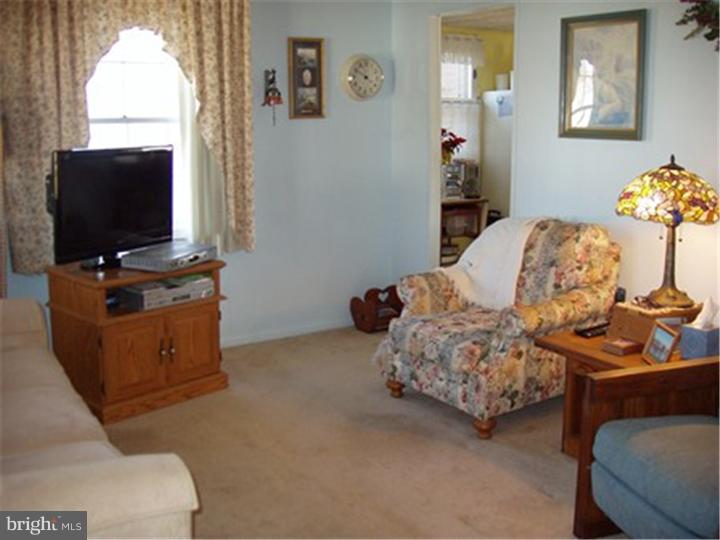 18 Downing Road Ewing, NJ 08628 - Photo 20 of 20 Living Room