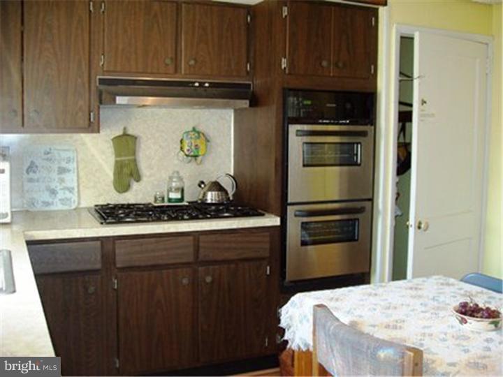 18 Downing Road Ewing, NJ 08628 - Photo 4 of 20 Kitchen