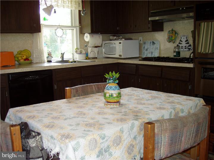 18 Downing Road Ewing, NJ 08628 - Photo 5 of 20 Kitchen