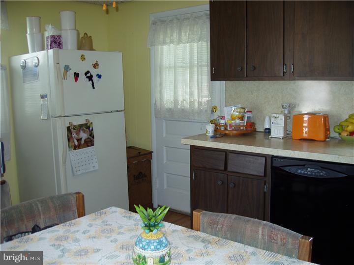 18 Downing Road Ewing, NJ 08628 - Photo 6 of 20 Kitchen