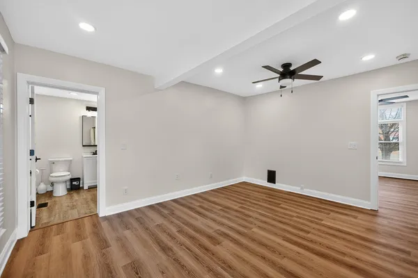 $2,100 | 305 West Exchange Street, Unit A, Sycamore, IL 60178