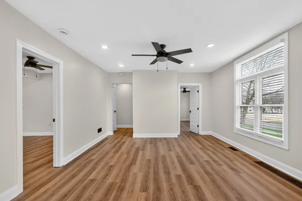 $2,100 | 305 West Exchange Street, Unit A, Sycamore, IL 60178