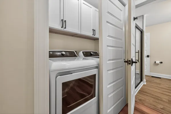 $2,100 | 305 West Exchange Street, Unit A, Sycamore, IL 60178