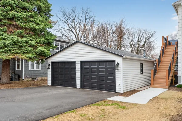 $2,100 | 305 West Exchange Street, Unit A, Sycamore, IL 60178