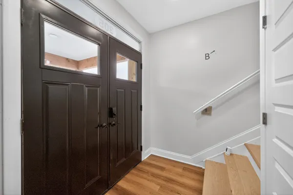 $2,100 | 305 West Exchange Street, Unit A, Sycamore, IL 60178