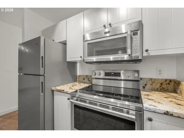 $210,000 | 20050 Snowdrop Court, Unit 1, West Linn, OR 97068