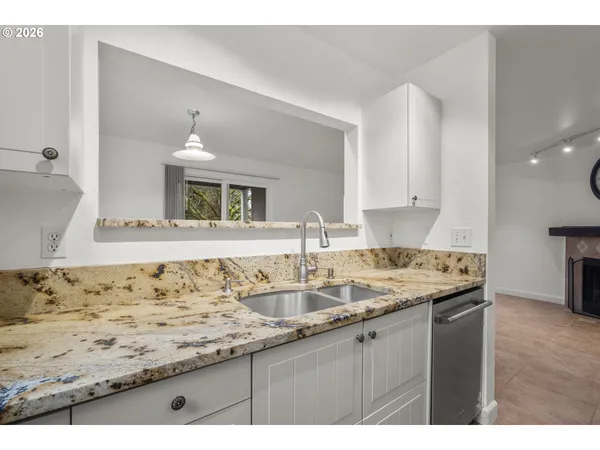 $210,000 | 20050 Snowdrop Court, Unit 1, West Linn, OR 97068