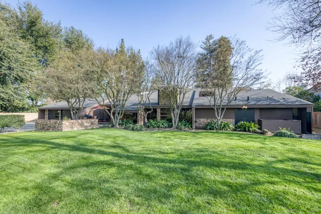 $2,295,000 | 7621 North Laguna Vista Avenue, Fresno, CA 93711